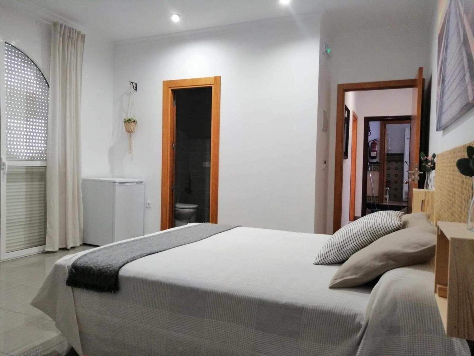Hostal La Tarayuela Barbate Exterior photo